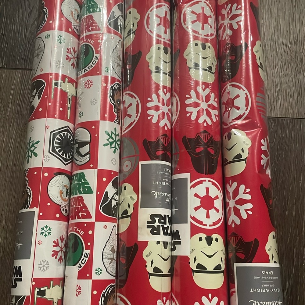 Star Wars gift wrap lot
